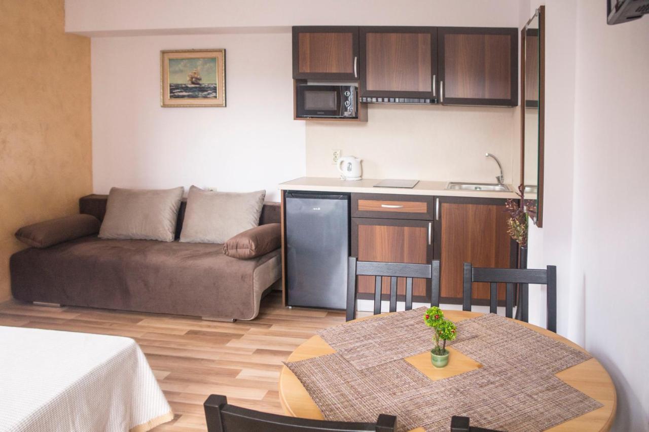Chrystal Guest House Obzor Buitenkant foto