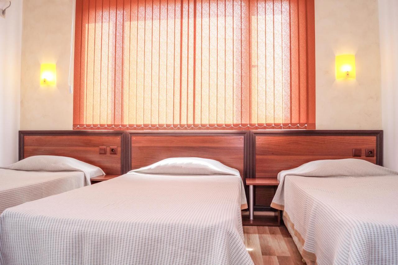 Chrystal Guest House Obzor Buitenkant foto